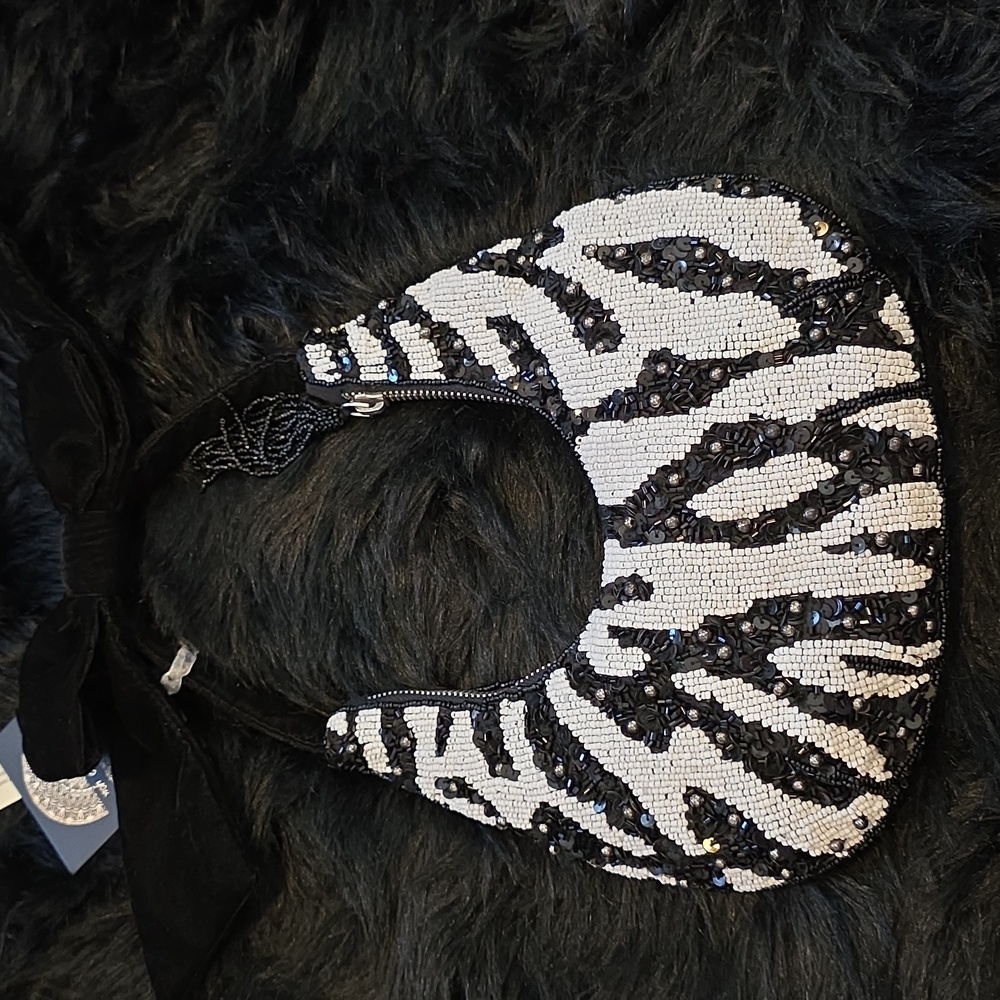 Made In India Black and White Beaded Handbag - Picture 5 of 5